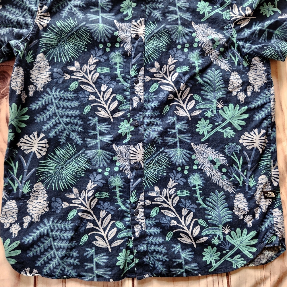 North Face "Bay Trail" Short Sleeve Shirt Floral Pattern Navy Blue Men's Size XL - Picture 4 of 12